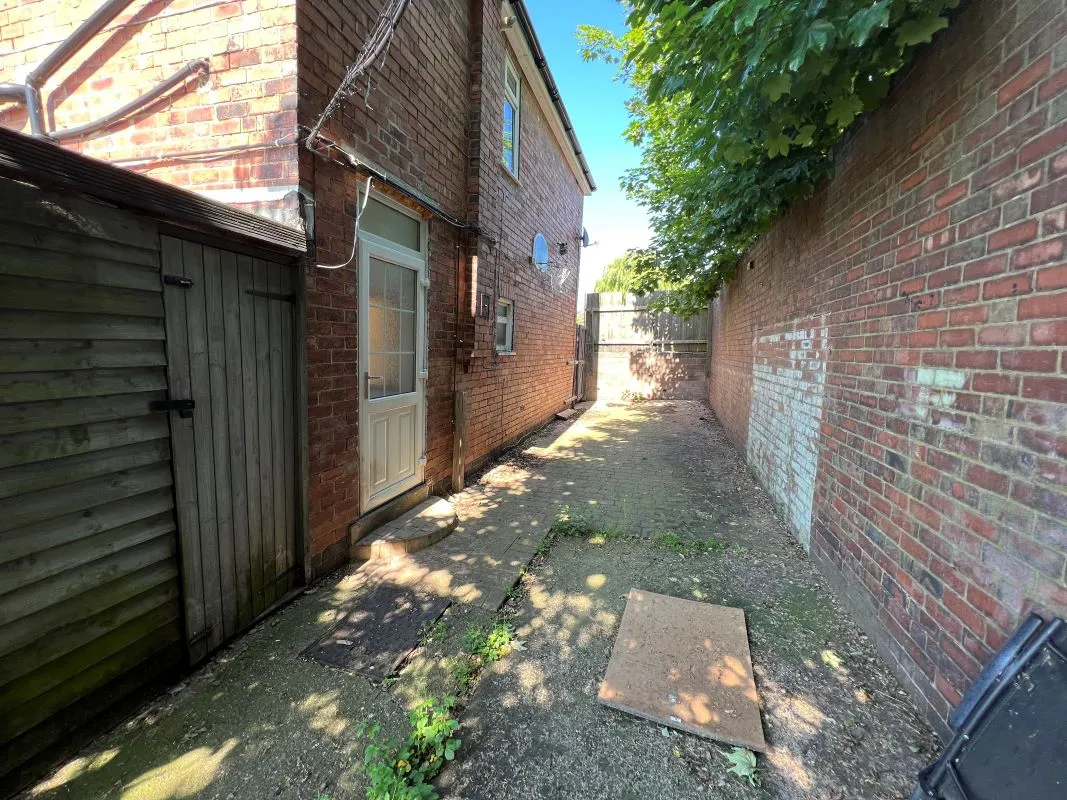 Swadlincote, Derbyshire, DE11 9BG - Online Auctions