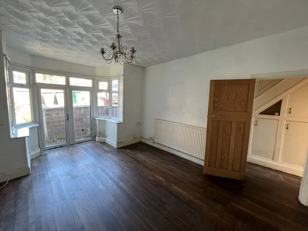 Swadlincote, Derbyshire, DE11 9BG - Online Auctions