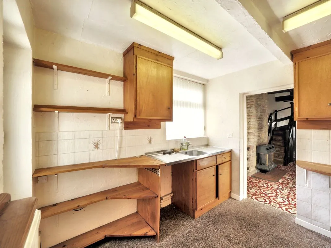 Nottingham, Nottinghamshire, NG6 9HF - Online Auctions