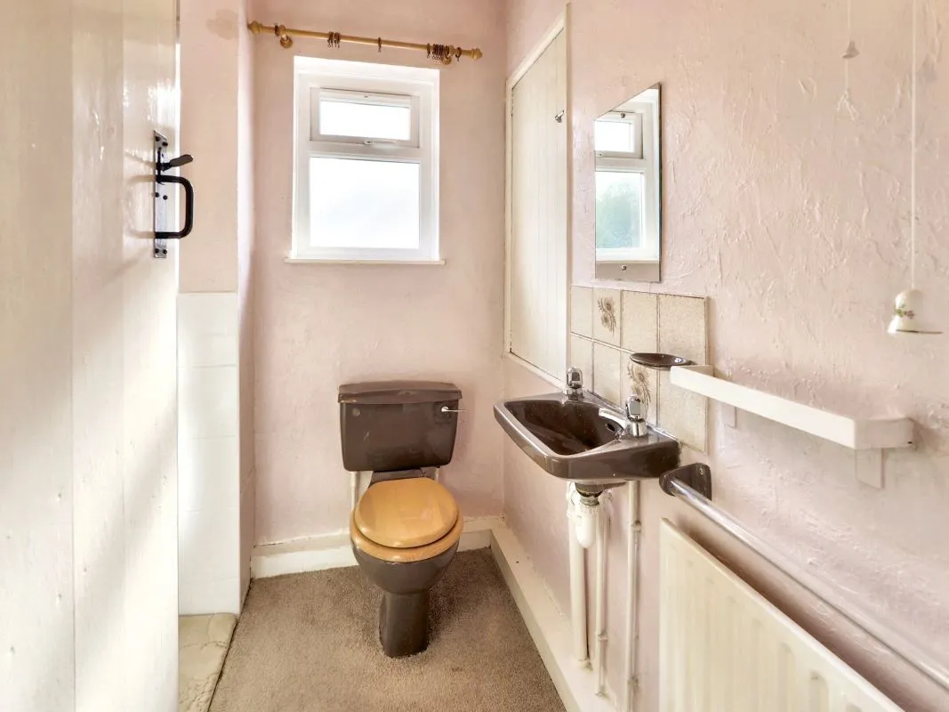 Nottingham, Nottinghamshire, NG6 9HF - Online Auctions