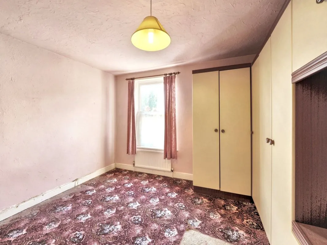 Nottingham, Nottinghamshire, NG6 9HF - Online Auctions