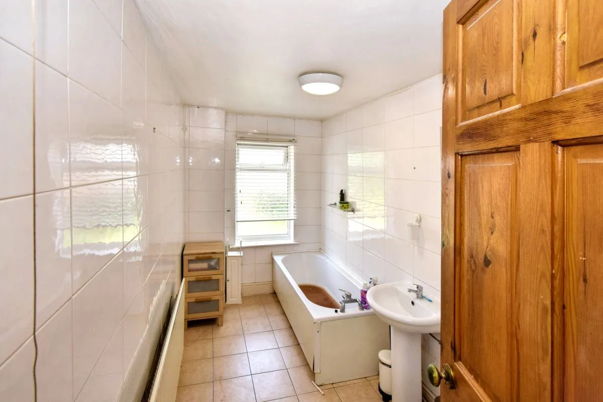 Leicester, Leicestershire, LE3 9FL - Online Auctions