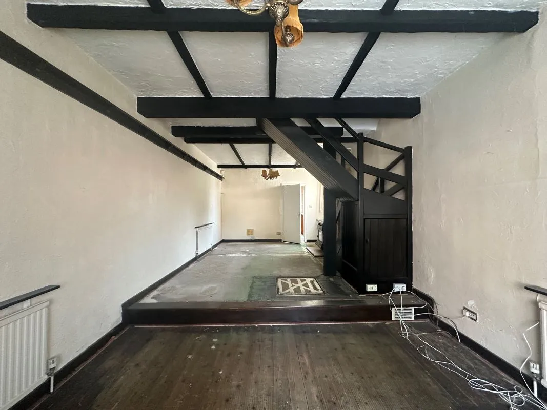 Nottingham, Nottinghamshire, NG6 9HF - Online Auctions