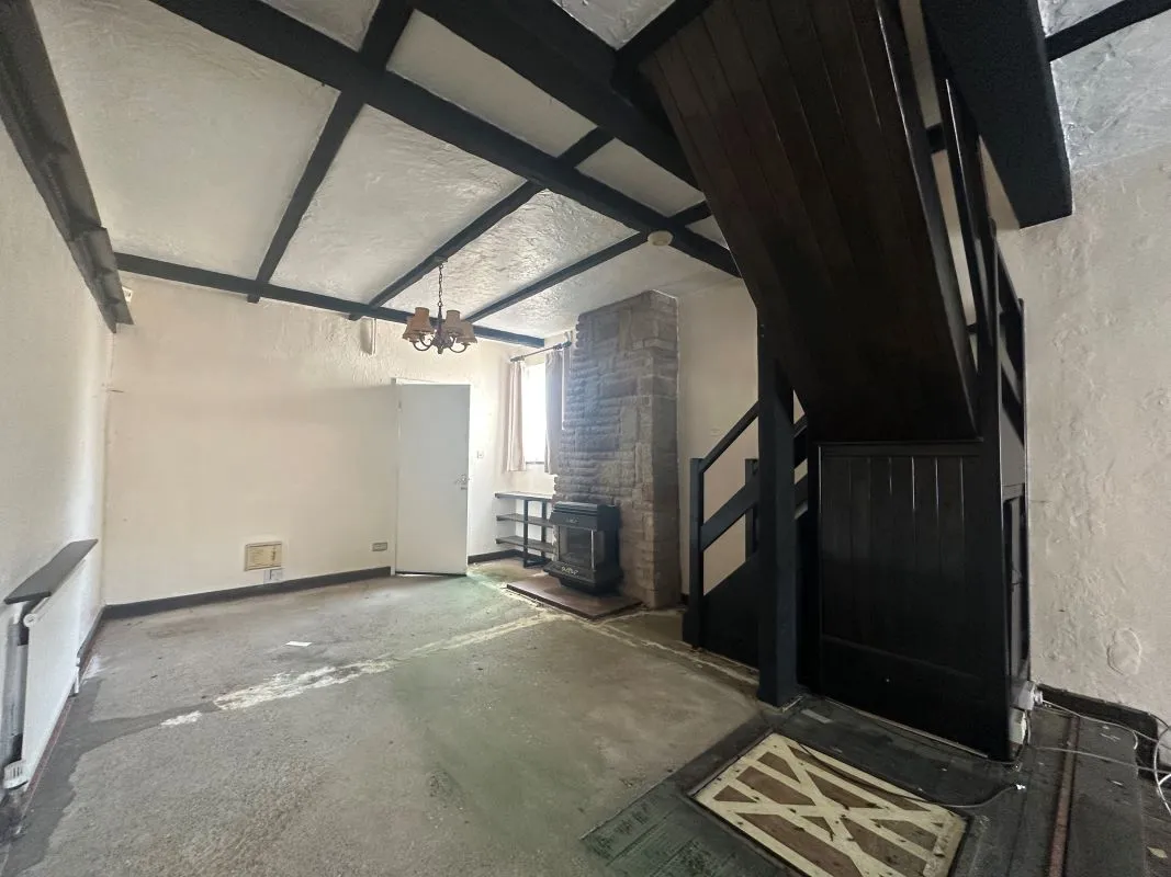 Nottingham, Nottinghamshire, NG6 9HF - Online Auctions