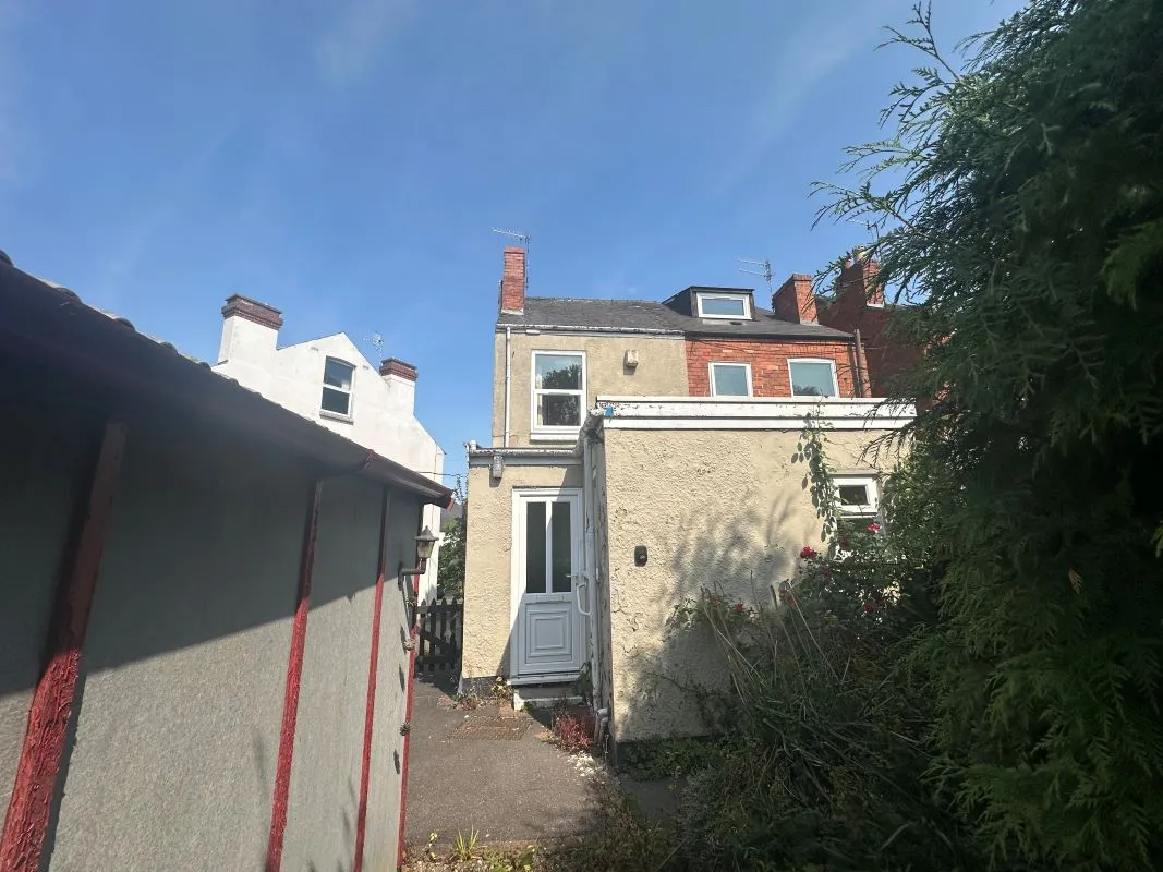 Nottingham, Nottinghamshire, NG6 9HF - Online Auctions