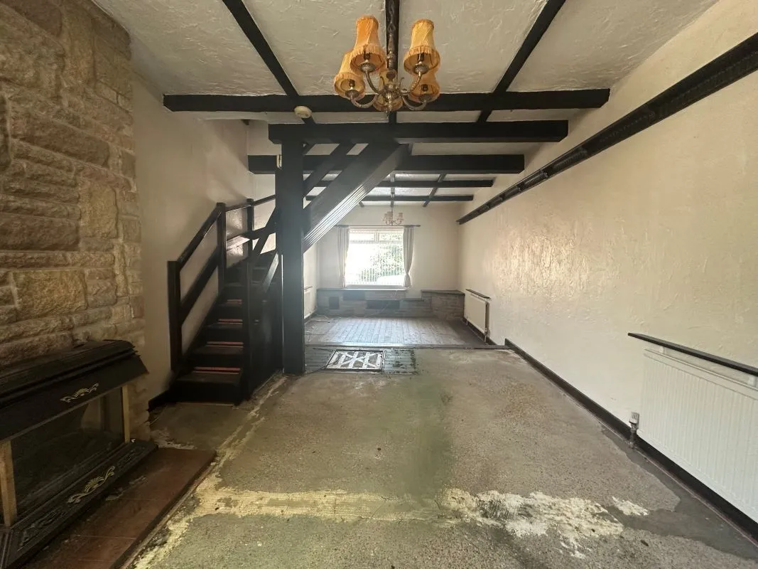 Nottingham, Nottinghamshire, NG6 9HF - Online Auctions