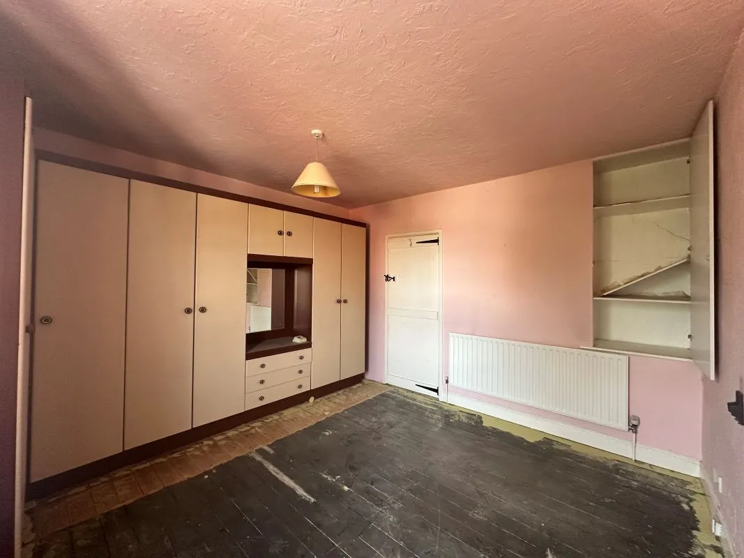 Nottingham, Nottinghamshire, NG6 9HF - Online Auctions