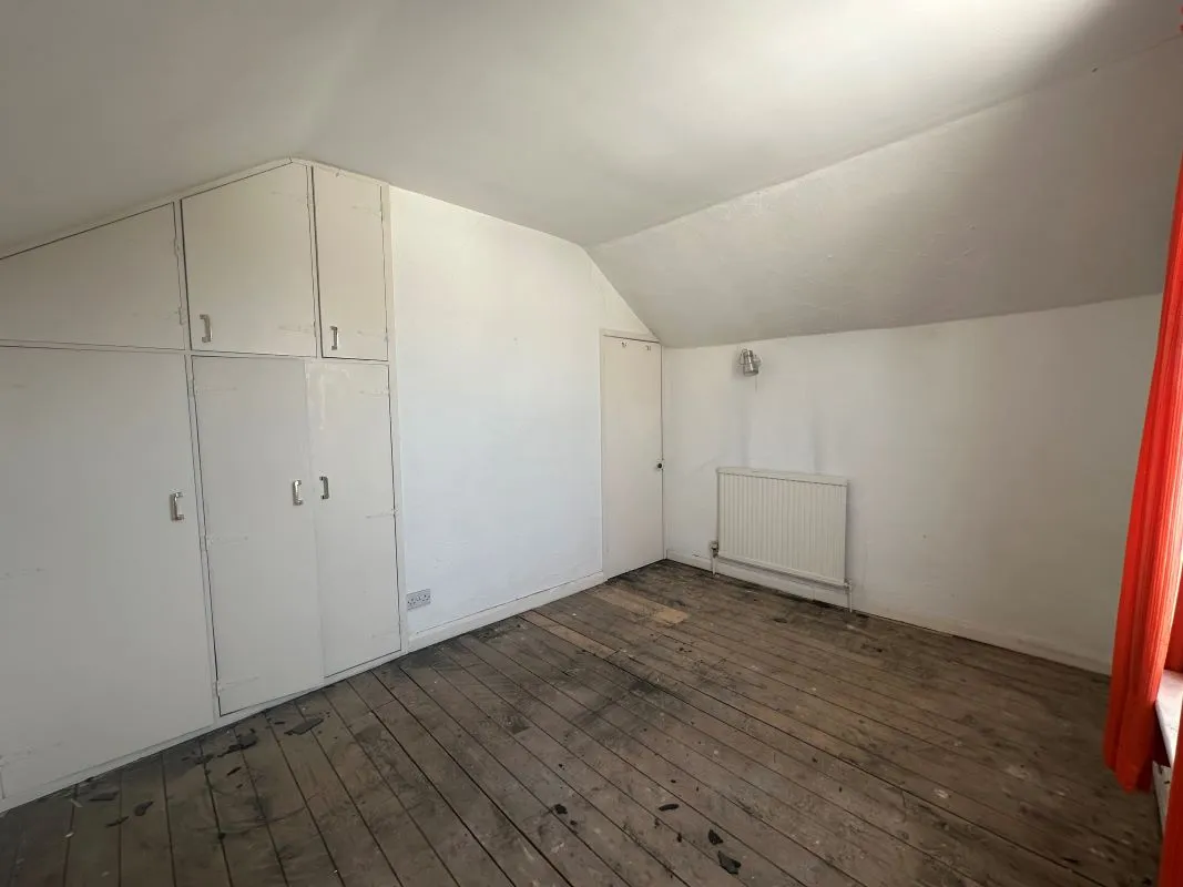 Nottingham, Nottinghamshire, NG6 9HF - Online Auctions