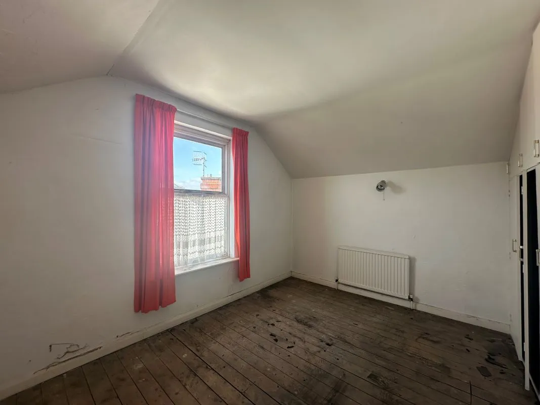 Nottingham, Nottinghamshire, NG6 9HF - Online Auctions