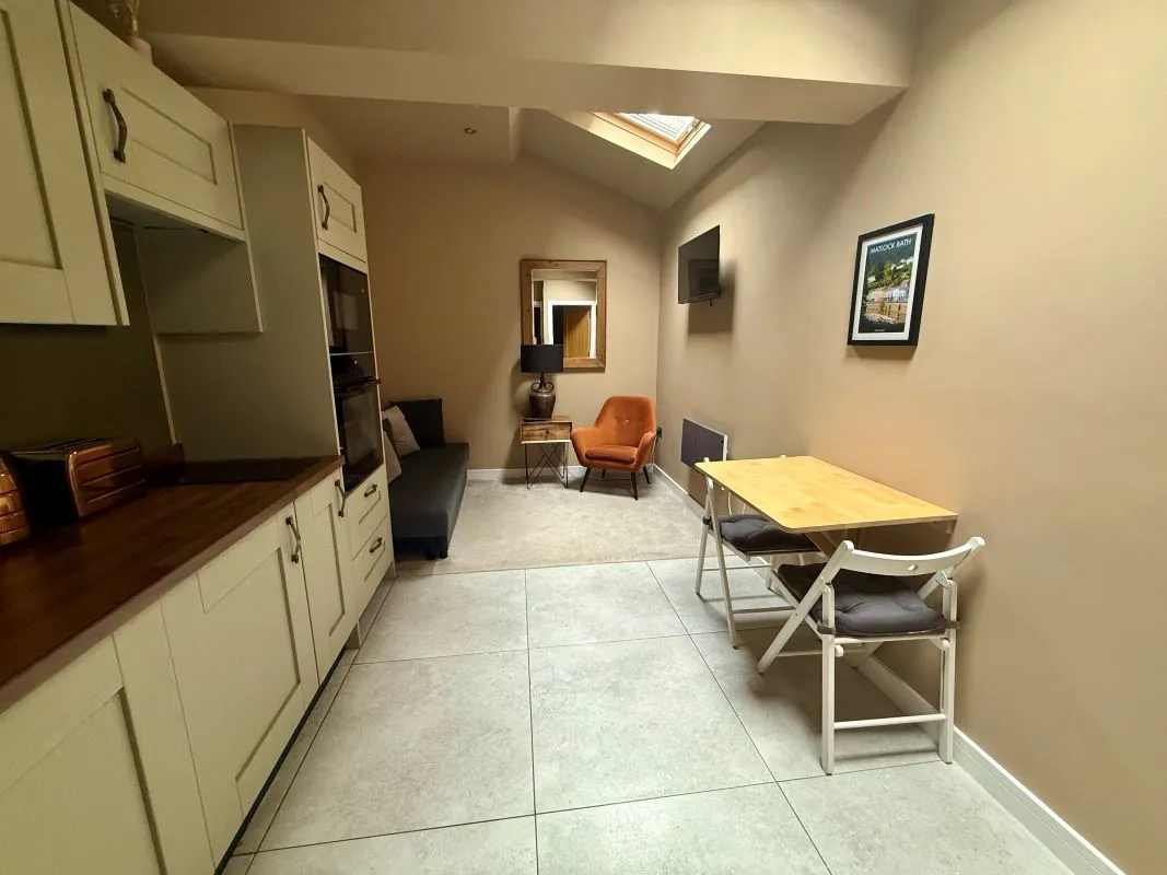 Bank Road, Matlock, Derbyshire, DE4 3GL - Online Auctions