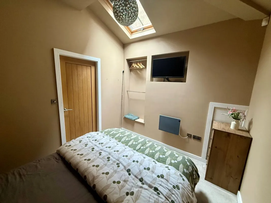 Bank Road, Matlock, Derbyshire, DE4 3GL - Online Auctions