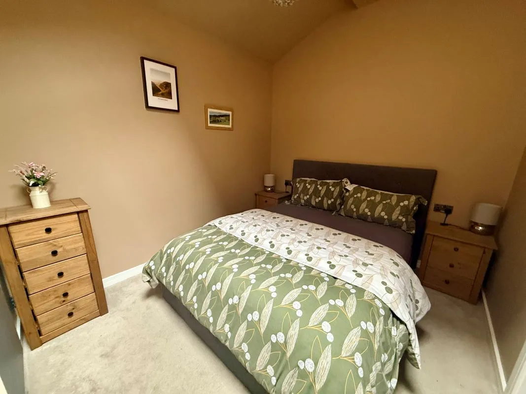 Bank Road, Matlock, Derbyshire, DE4 3GL - Online Auctions