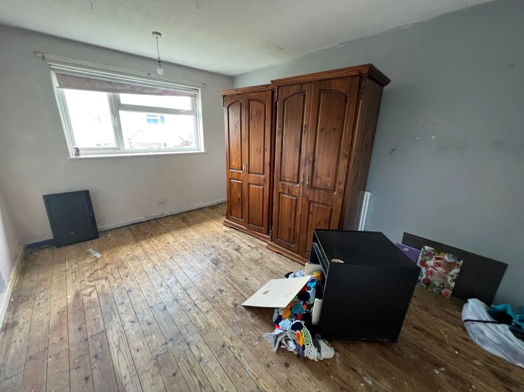 Carlton-In-Lindrick, Worksop, Nottinghamshire, S81 9HZ - Online Auctions