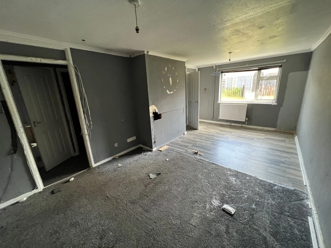 Carlton-In-Lindrick, Worksop, Nottinghamshire, S81 9HZ - Online Auctions