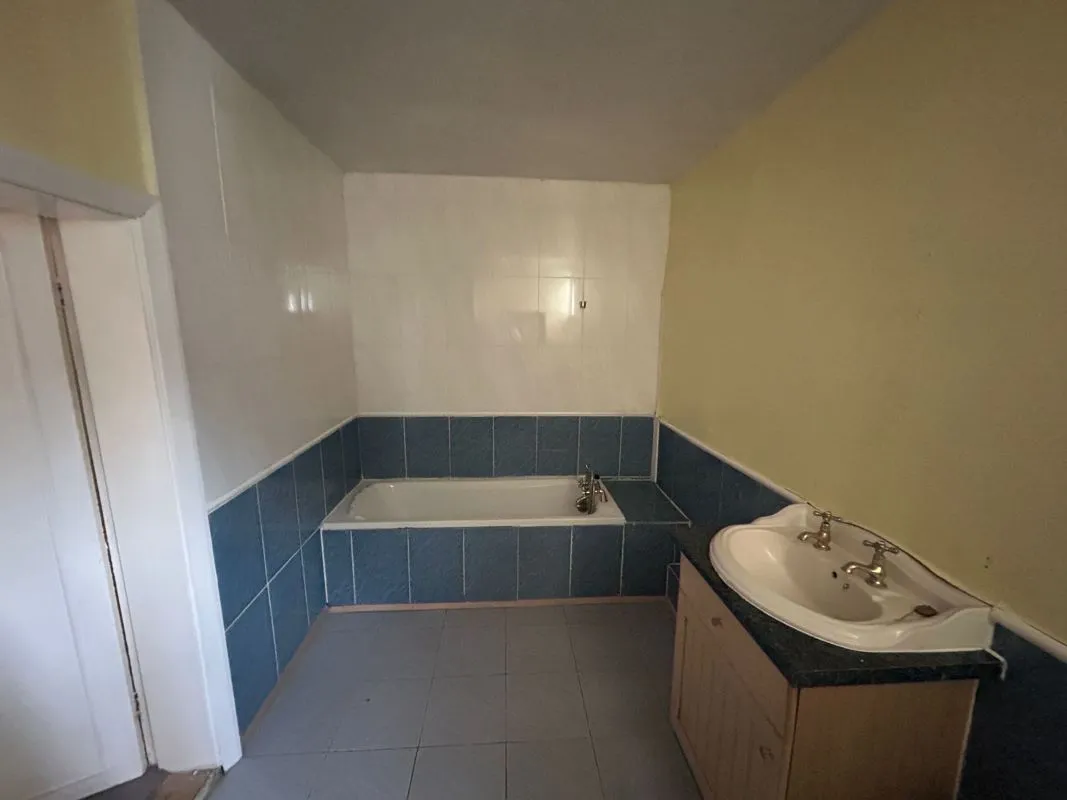 Retford, Nottinghamshire, DN22 6JB - Online Auctions