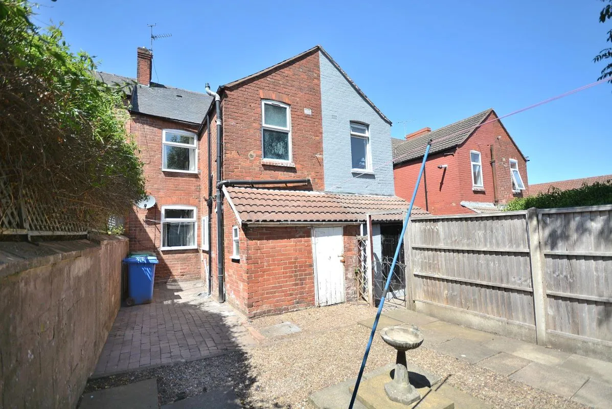 Mansfield, Nottinghamshire, NG18 5PF - Online Auctions