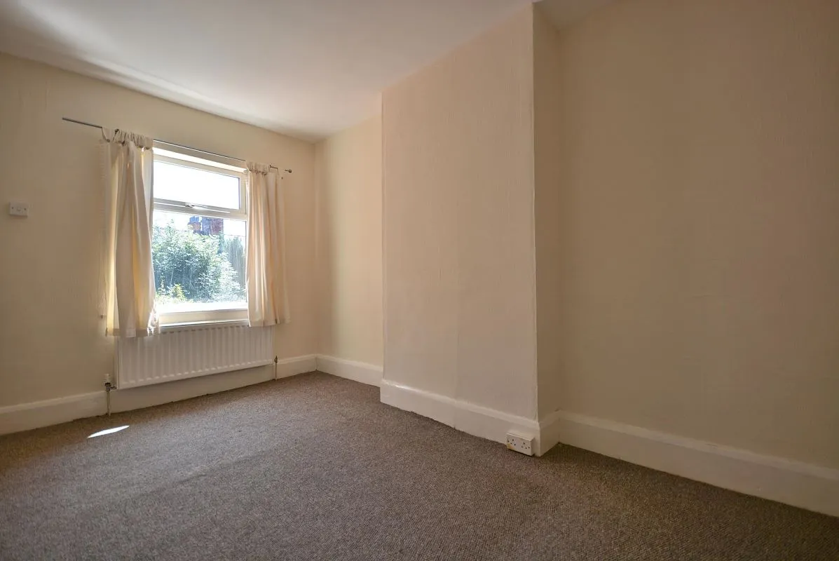 Mansfield, Nottinghamshire, NG18 5PF - Online Auctions
