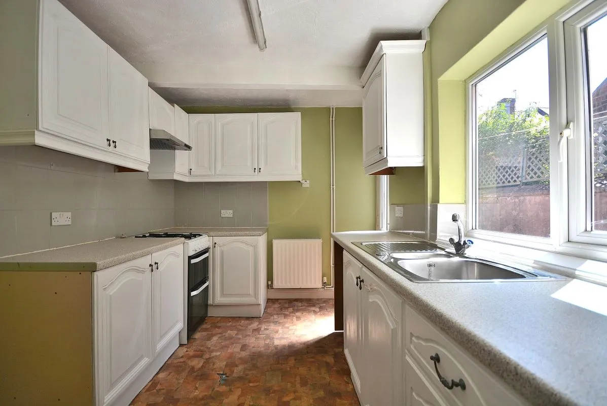 Mansfield, Nottinghamshire, NG18 5PF - Online Auctions