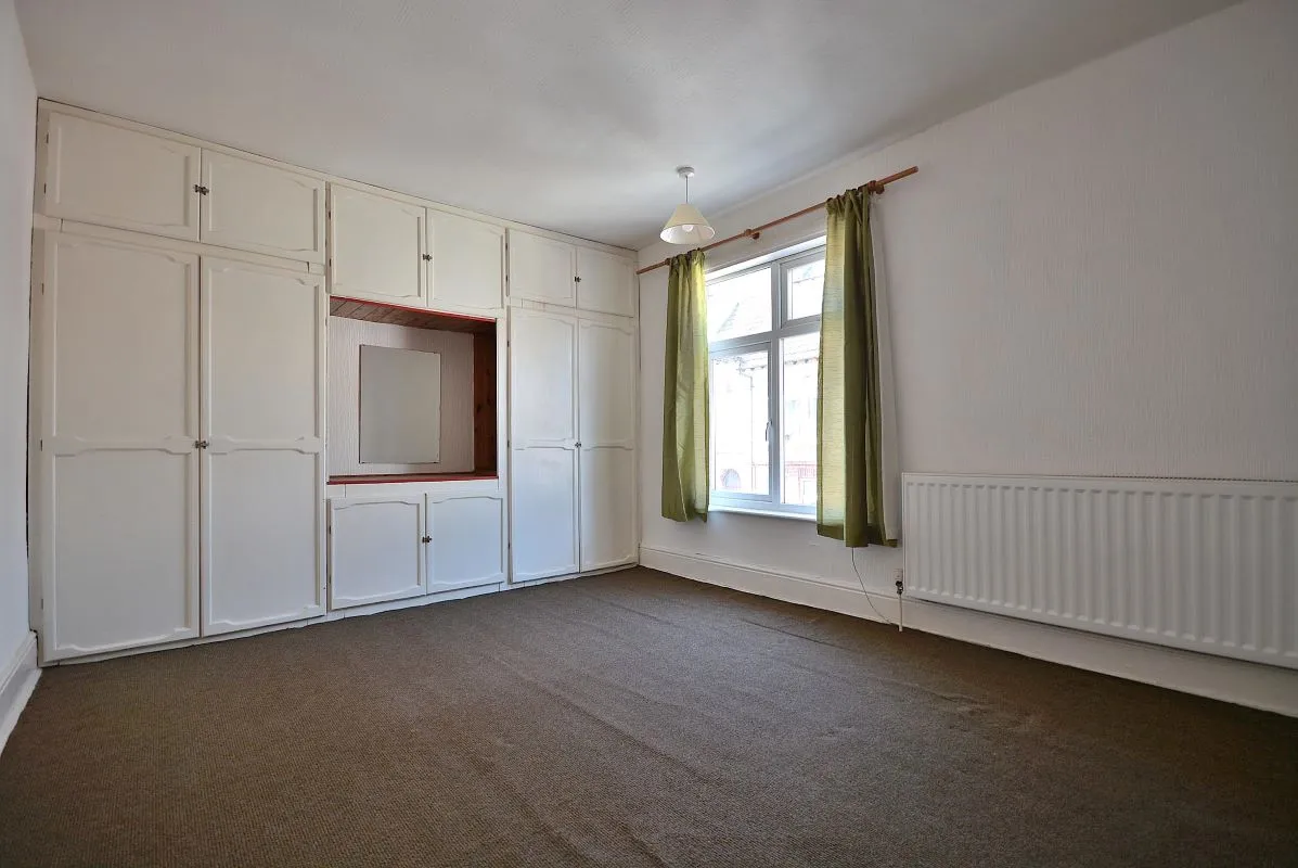 Mansfield, Nottinghamshire, NG18 5PF - Online Auctions