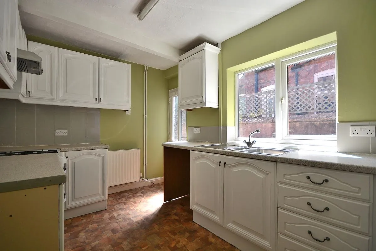 Mansfield, Nottinghamshire, NG18 5PF - Online Auctions