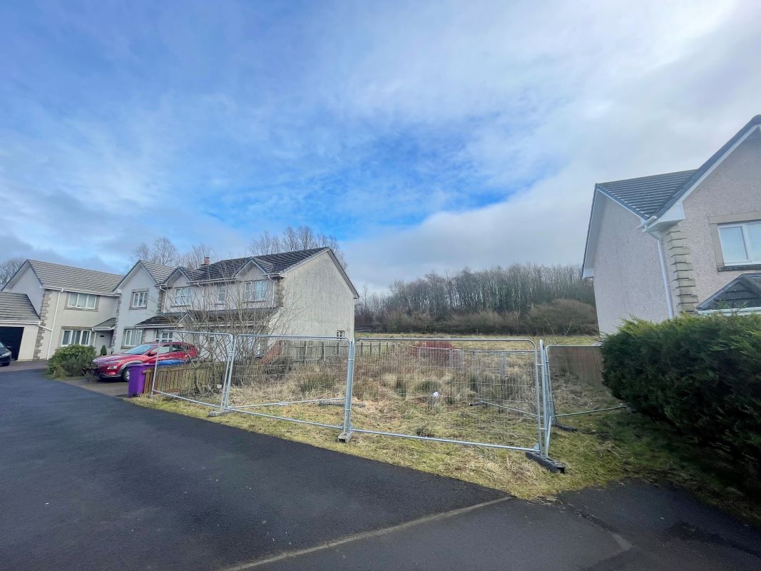 Ladeside Gardens, Kilbirnie, North Ayrshire, KA25 7EA - Online Auctions