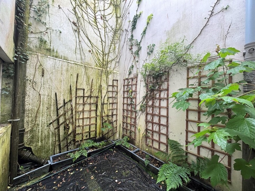 Property for Auction in Scotland - 16 Bon Accord Square, Aberdeen, Aberdeenshire AB11 6DJ