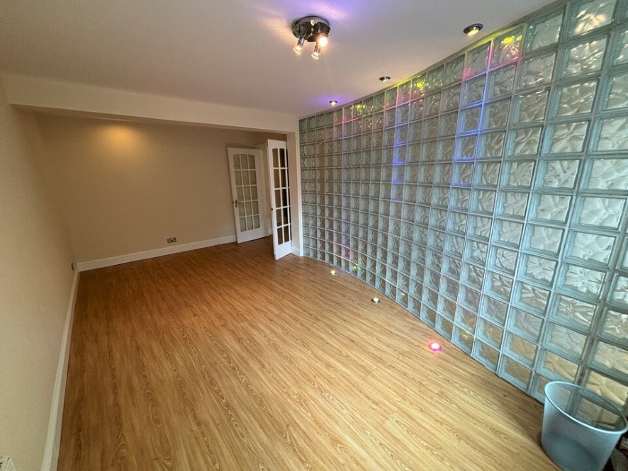 Property for Auction in Scotland - 16 Bon Accord Square, Aberdeen, Aberdeenshire AB11 6DJ
