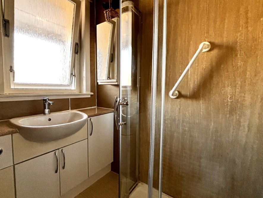 Property for Auction in Scotland - Flat E, 21 Park Road, Aberdeen, Aberdeenshire AB24 5NY
