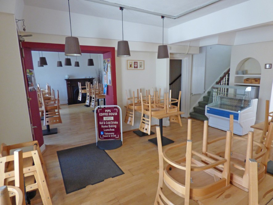 Property for Auction in Scotland - Pips Coffee House, 21-23 Ancaster Square, Callander, Perthshire FK17 8BL
