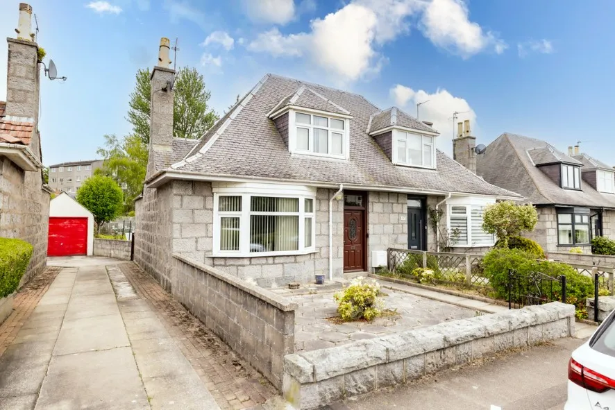 Property for Auction in Scotland - 35 Great Southern Road, Aberdeen, Aberdeenshire AB11 7XY