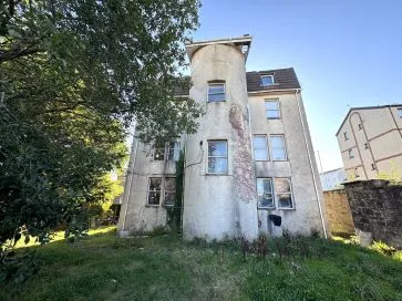 Property for Auction in Scotland - 40 Sir Michael Street, 3FF, Greenock, Renfrewshire PA15 1PL