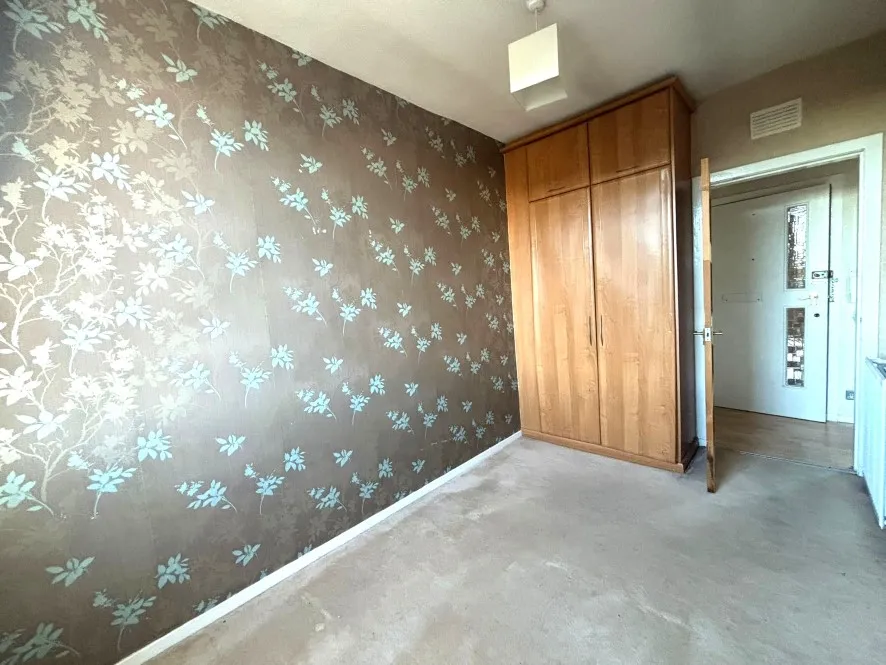 Property for Auction in Scotland - 204 Union Grove, Attic Floor Left, Aberdeen, Aberdeenshire AB10 6SS