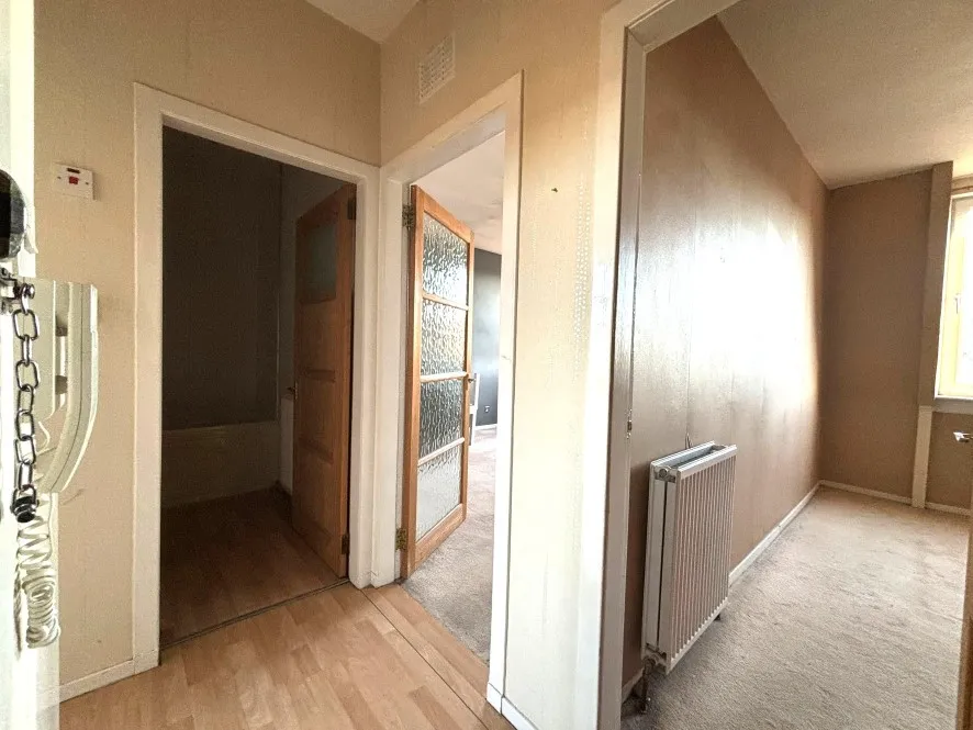 Property for Auction in Scotland - 204 Union Grove, Attic Floor Left, Aberdeen, Aberdeenshire AB10 6SS