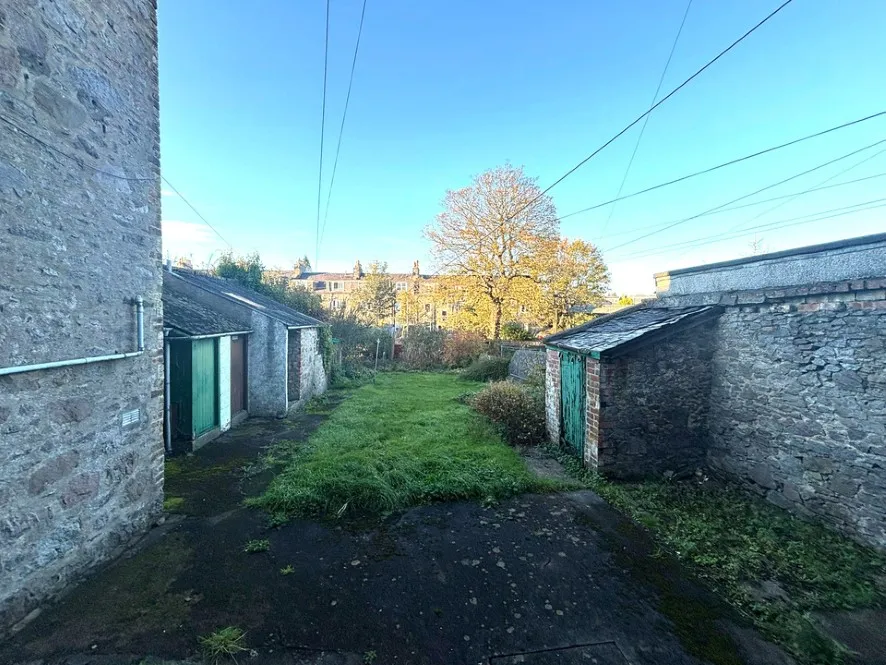Property for Auction in Scotland - 204 Union Grove, Attic Floor Left, Aberdeen, Aberdeenshire AB10 6SS