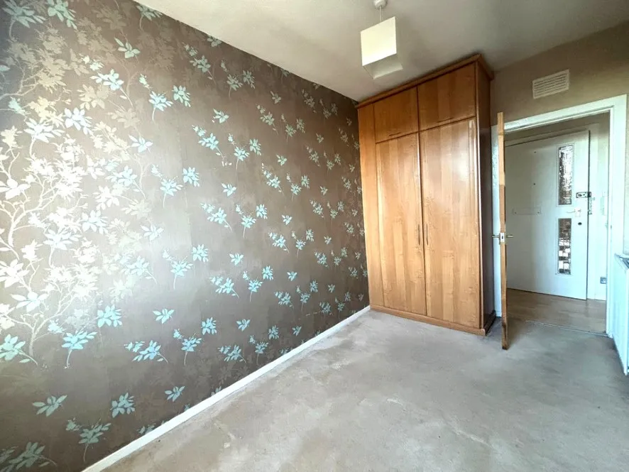 Property for Auction in Scotland - 204 Union Grove, Attic Floor Left, Aberdeen, Aberdeenshire AB10 6SS