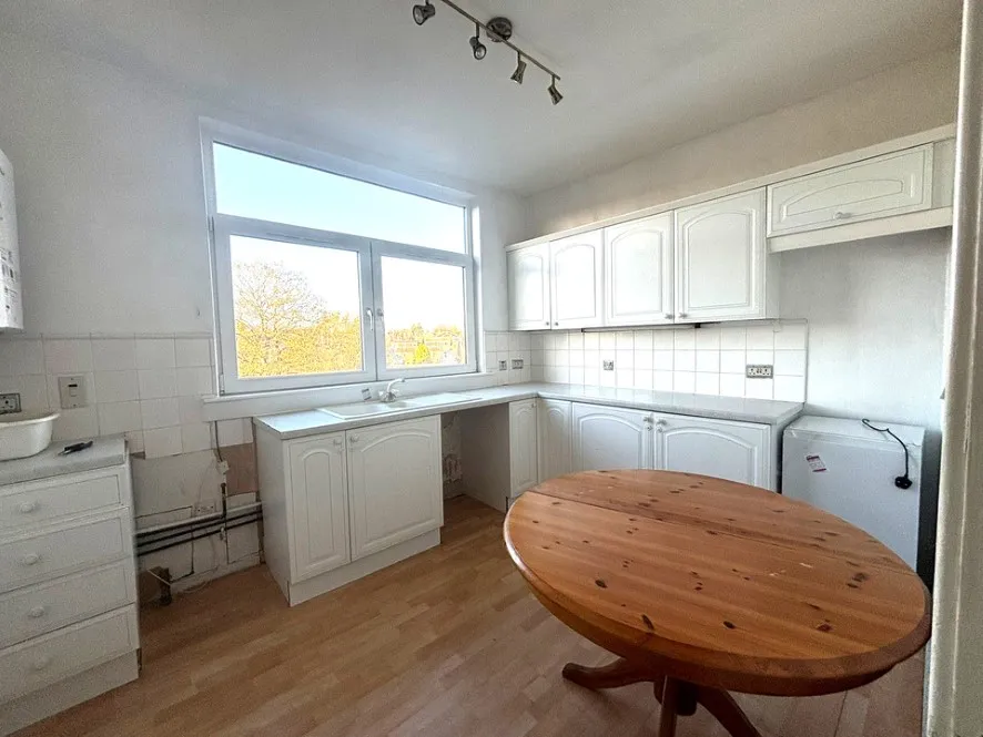 Property for Auction in Scotland - 204 Union Grove, Attic Floor Left, Aberdeen, Aberdeenshire AB10 6SS