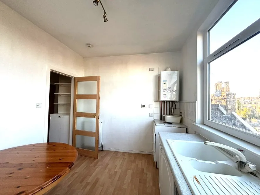 Property for Auction in Scotland - 204 Union Grove, Attic Floor Left, Aberdeen, Aberdeenshire AB10 6SS