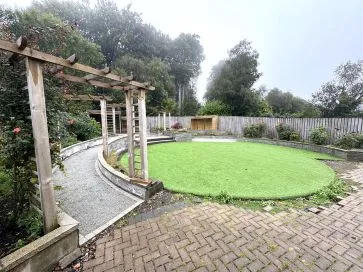 Property for Auction in Scotland - 5 Birch Grove View, Newton Mearns, Glasgow G77 6NJ