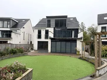 Property for Auction in Scotland - 5 Birch Grove View, Newton Mearns, Glasgow G77 6NJ