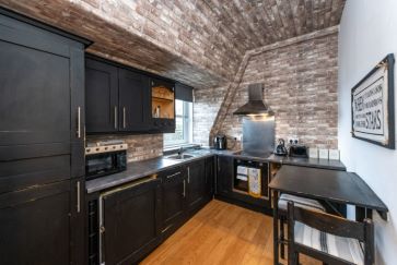 Property for Auction in Scotland - Flat E, 121 Rosemount Place, Aberdeen, Scotland AB25 2YH