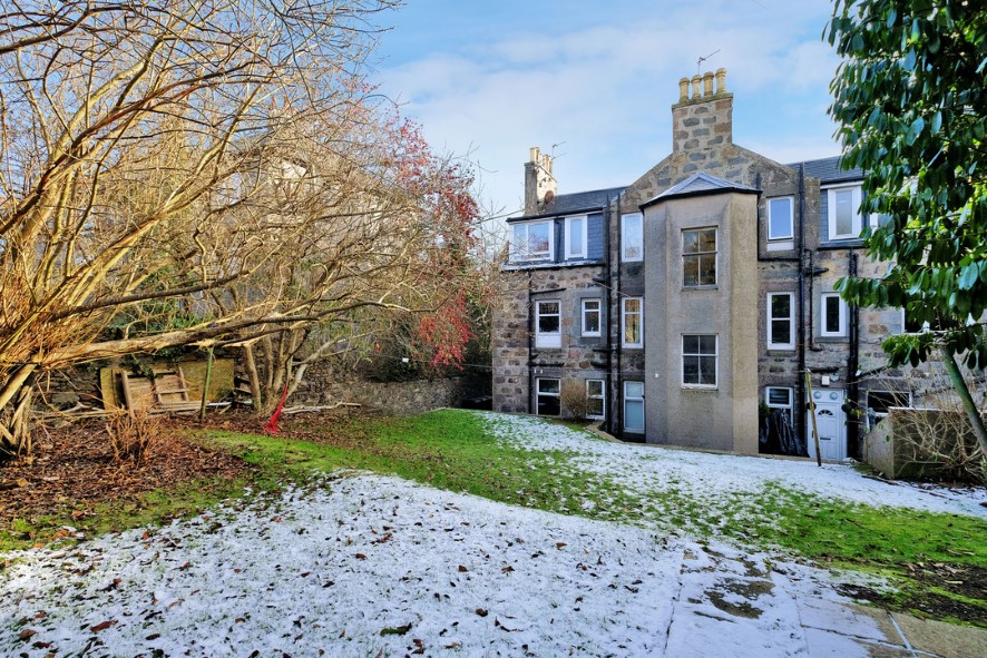 Property for Auction in Scotland - Attic Floor Right, 646 Holburn Street, Aberdeen, Aberdeenshire AB10 7JQ