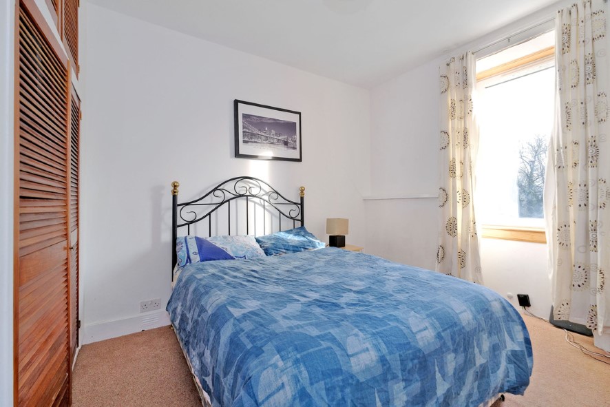 Property for Auction in Scotland - Attic Floor Right, 646 Holburn Street, Aberdeen, Aberdeenshire AB10 7JQ