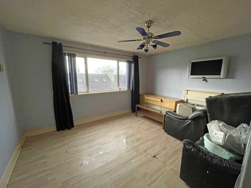 Attic Flat, Nelson Street, Largs, KA30 8LN - Online Auctions