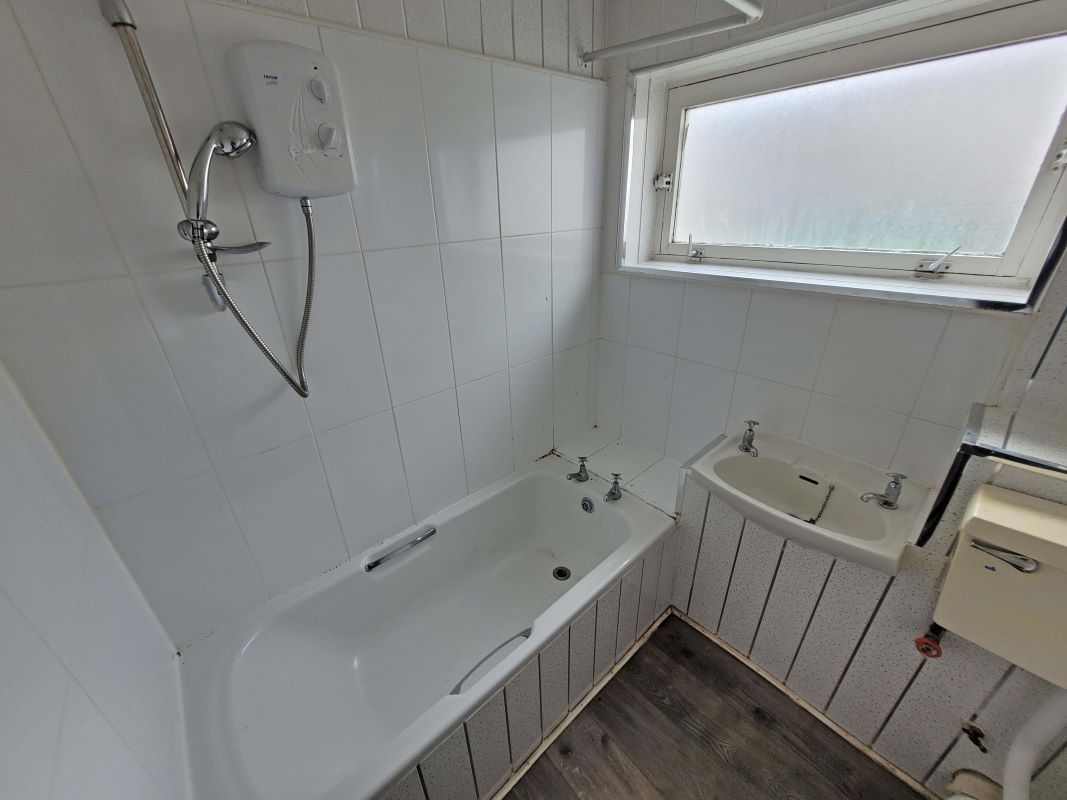 Shaw Place, Greenock, Renfrewshire, PA15 4LS - Online Auctions