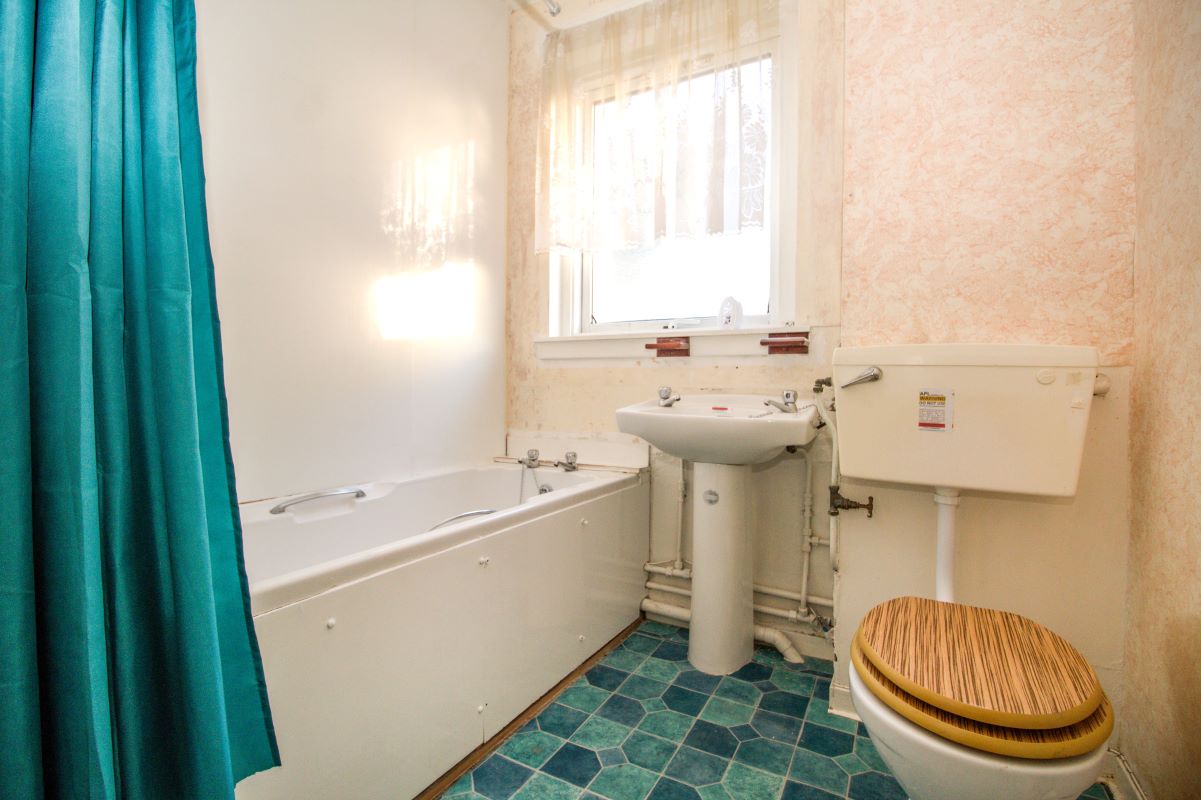 Spey Road, Aberdeen, Aberdeenshire, AB16 6SH - Online Auctions