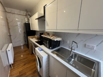 Property for Auction in Scotland - Flat 3/2, 75 Skirving Street, 75 Skirving Street, Glasgow G41 3AH
