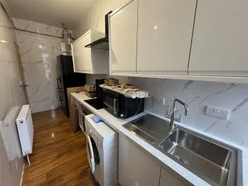 Property for Auction in Scotland - Flat 3/2, 75 Skirving Street, 75 Skirving Street, Glasgow G41 3AH