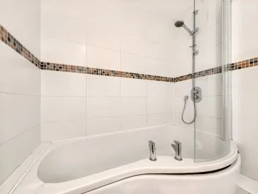 Property for Auction in Scotland - Flat 1, 39a Old London Road, Kingston upon Thames, Surrey KT2 6ND