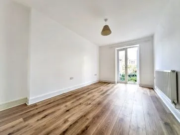 Property for Auction in Scotland - Flat 1, 39a Old London Road, Kingston upon Thames, Surrey KT2 6ND