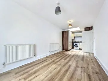 Property for Auction in Scotland - Flat 1, 39a Old London Road, Kingston upon Thames, Surrey KT2 6ND